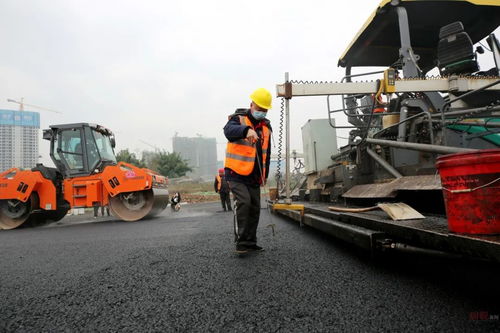 再加速！成都大運會直聯通道啟動瀝青鋪設，助力普通道路貨物運輸代理高效暢行